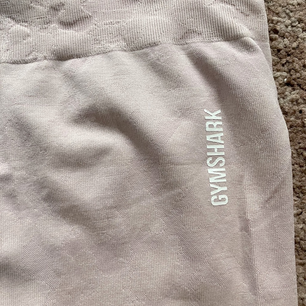 Light pink trendy leggings. Amazing condition.